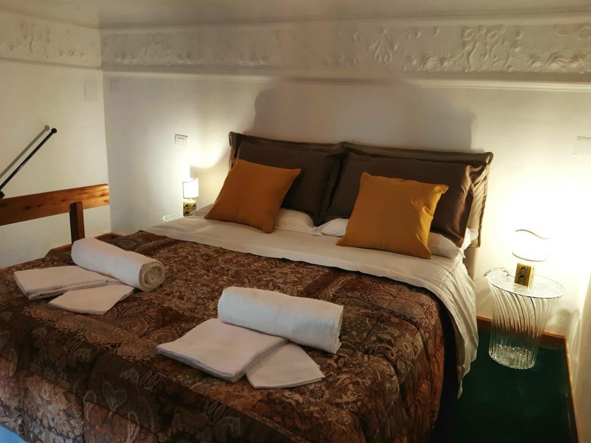 Casa Antica Pizzofalcone Holiday home *